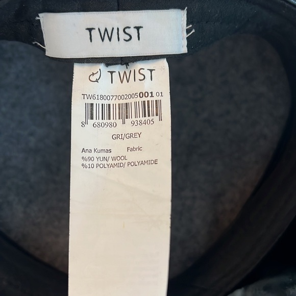 Gray fabric hat - Picture 3 of 3